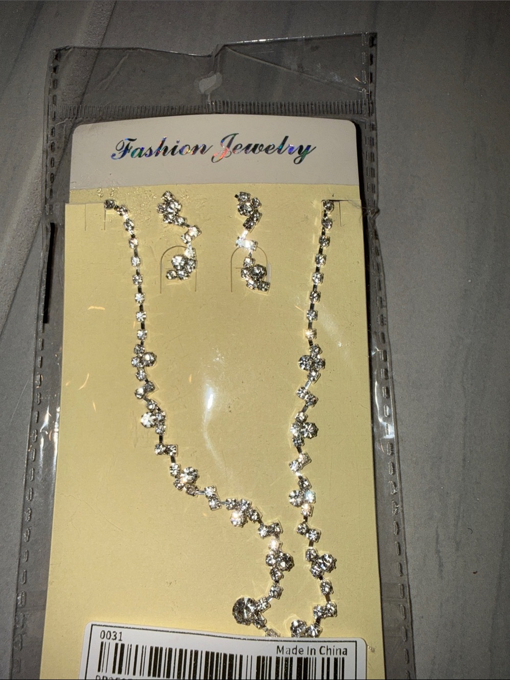 Fashion Jewelry Silver Crystal Pendant Necklace with Matching Earrings